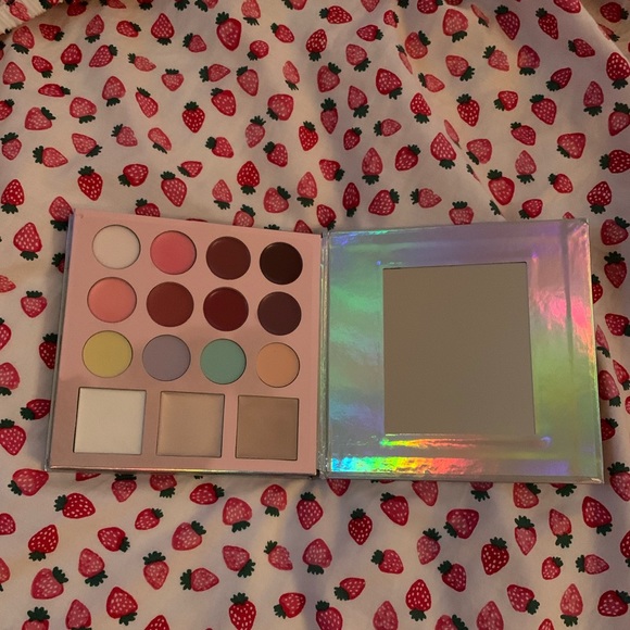 NEW NEVER USED ! Holographic Ulta beauty set - Picture 3 of 4